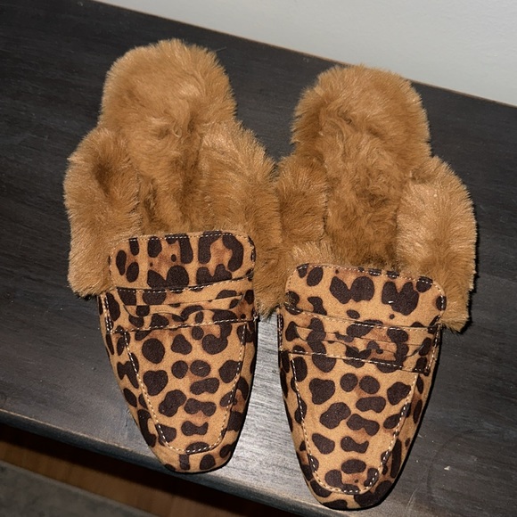 NEW cheetah furry mule slide on loafers - Picture 2 of 5